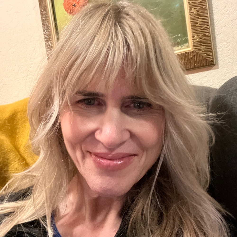 Meet your Posher, Carolyn